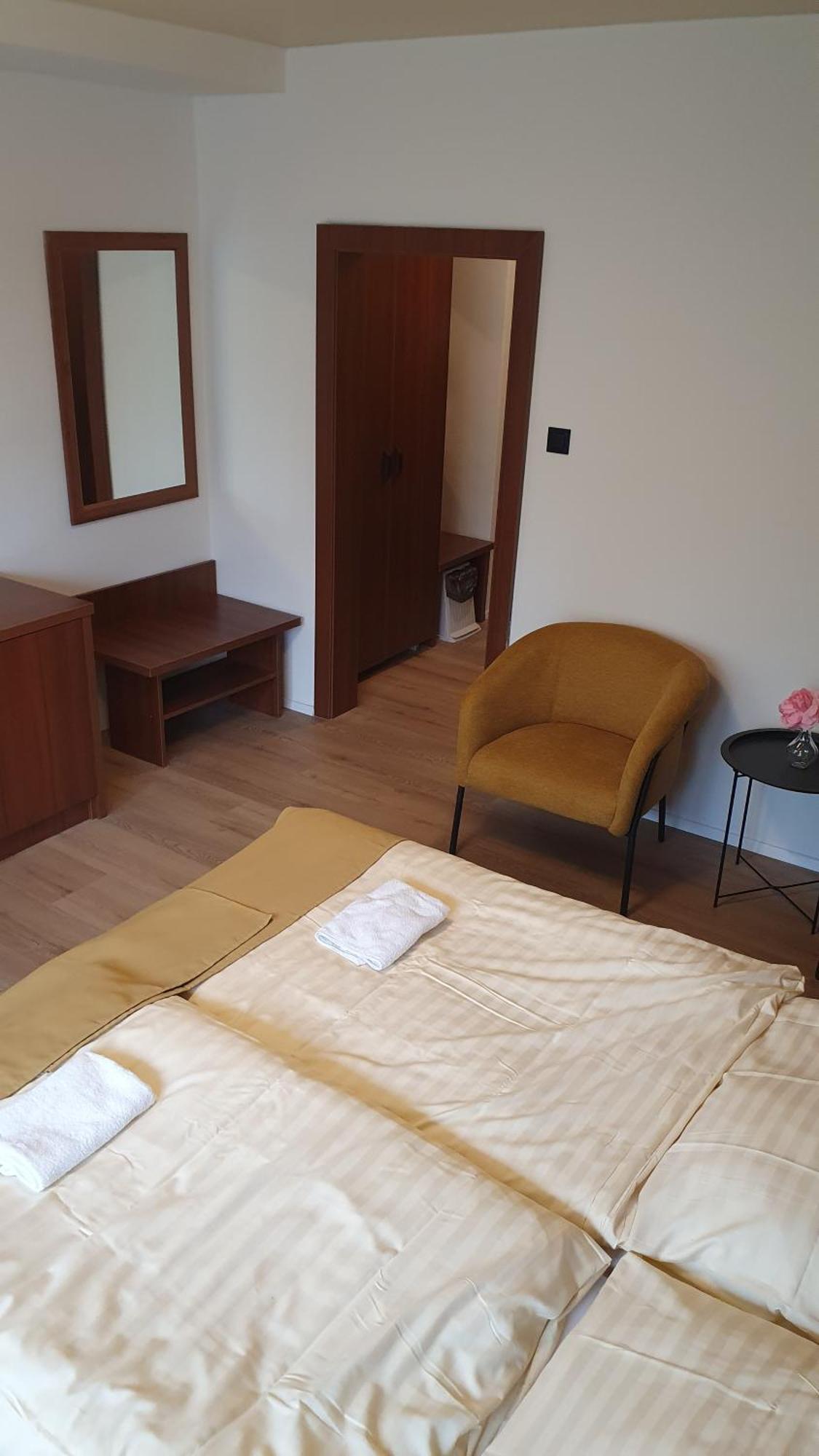 Hotel Felicia Kaluža Εξωτερικό φωτογραφία